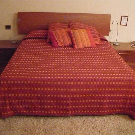 Hotel Le Moran Cusago Bilik gambar
