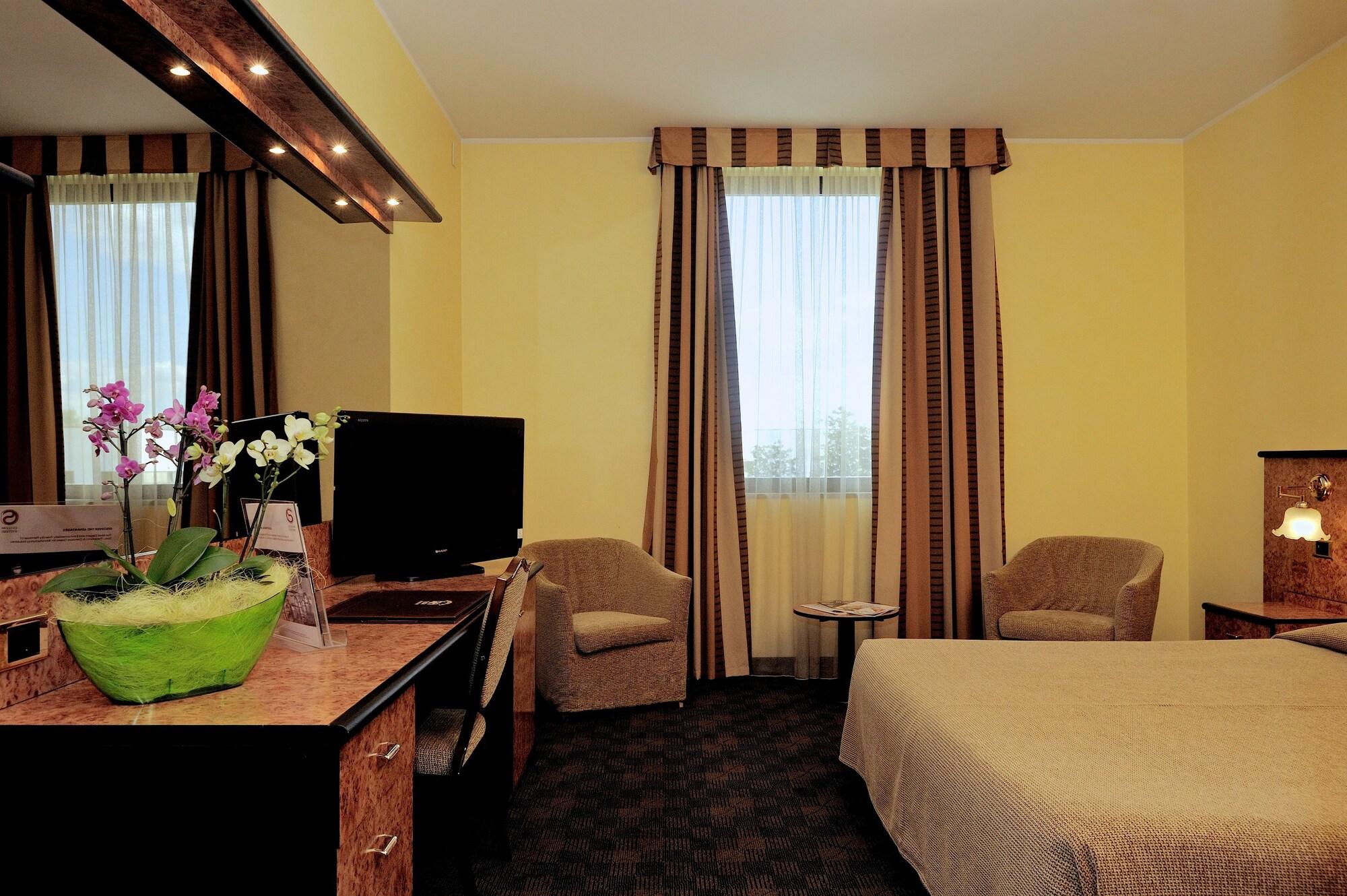 Hotel Le Moran Cusago Bilik gambar